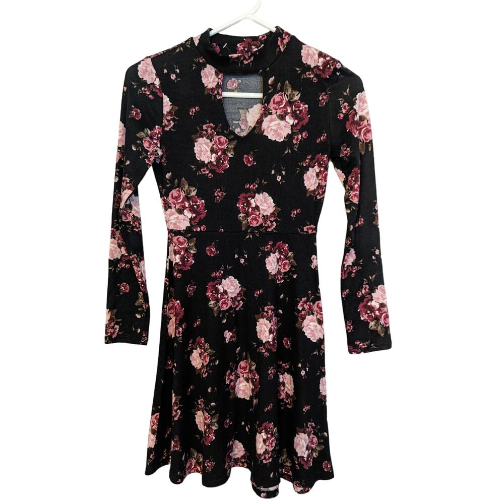Joe Boxer Women's Size Small Black and Pink Floral Dress Keyhole Front